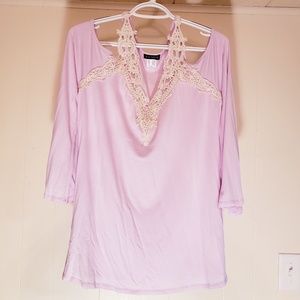 Shoulderless 3/4 sleeve top